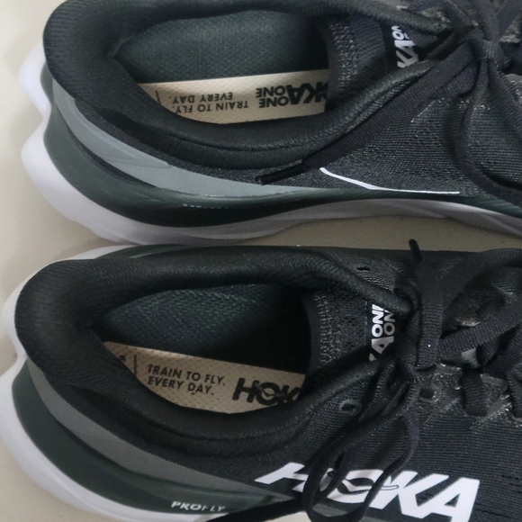 Hoka One One Mach 4 Men\'s Size 9.5D. main image 10